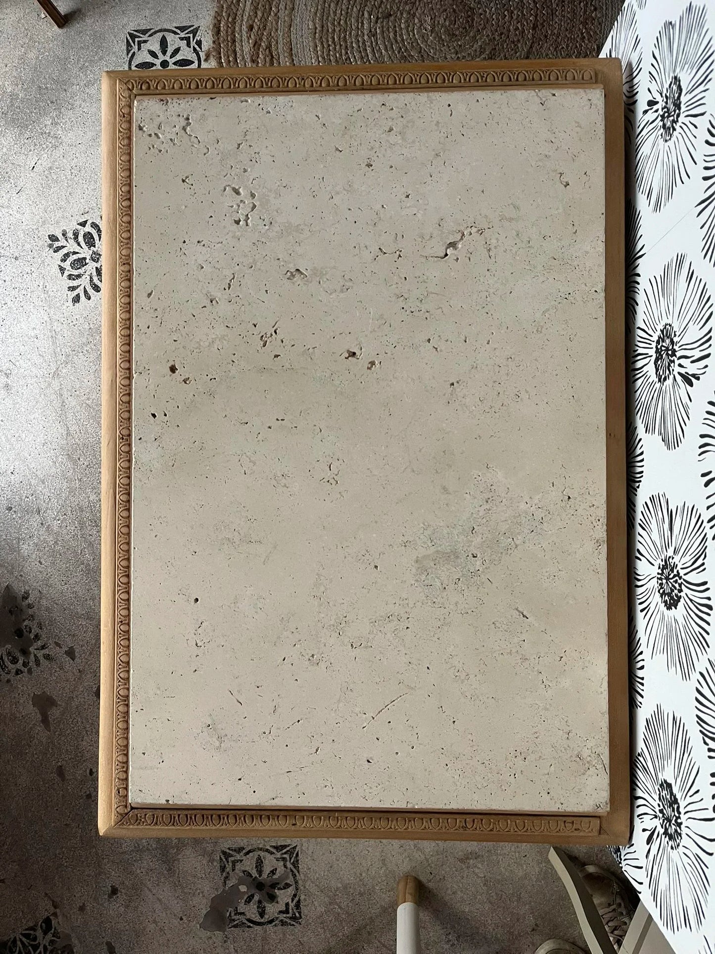 Console petit bureau Calixte sculpté bois massif et marbre