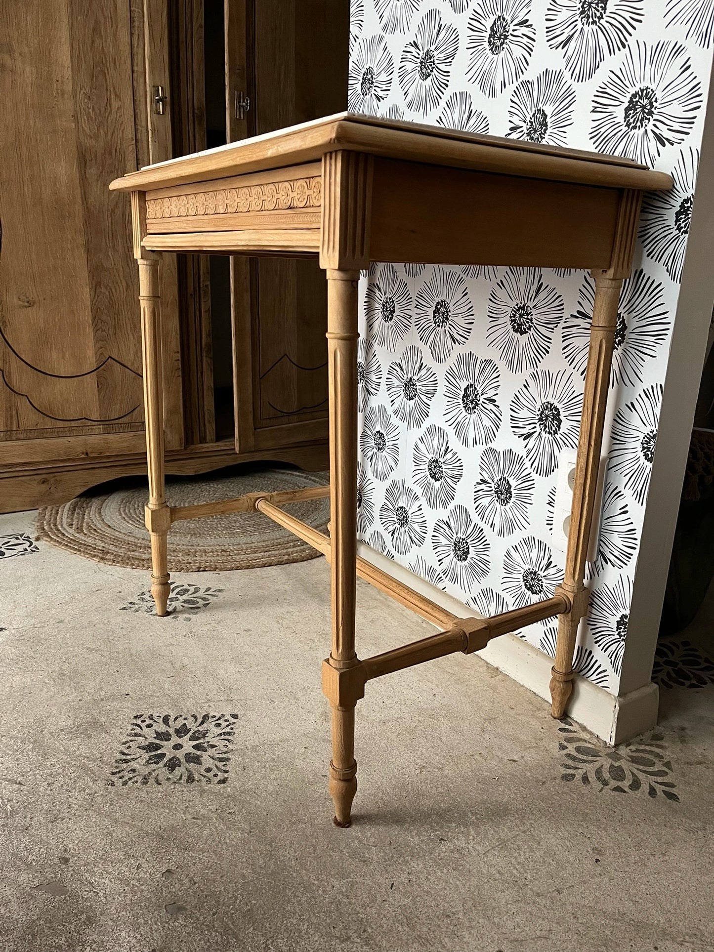 Console petit bureau Calixte sculpté bois massif et marbre