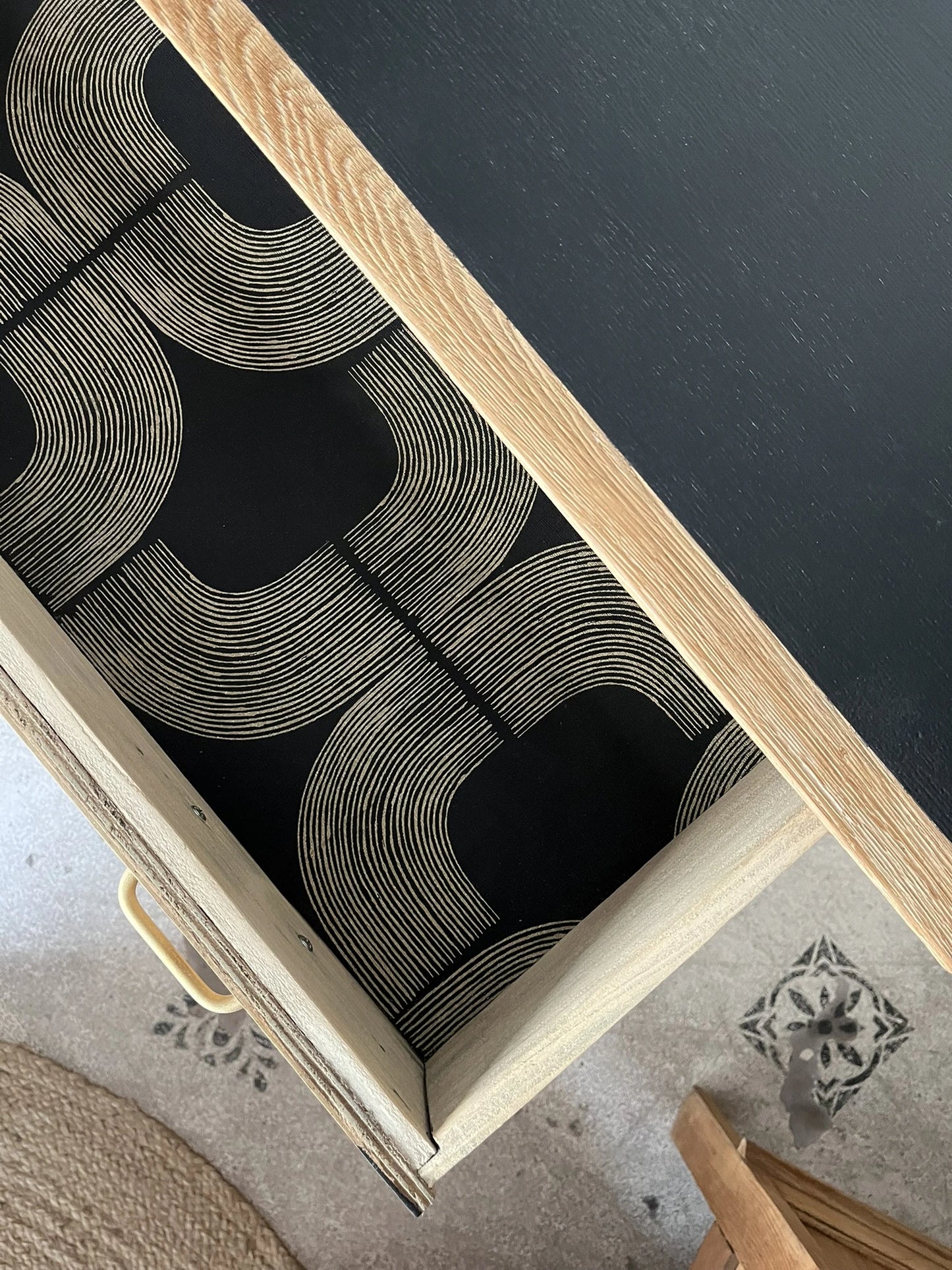 Commode Thélio scandinave bois et noir 4 tiroirs