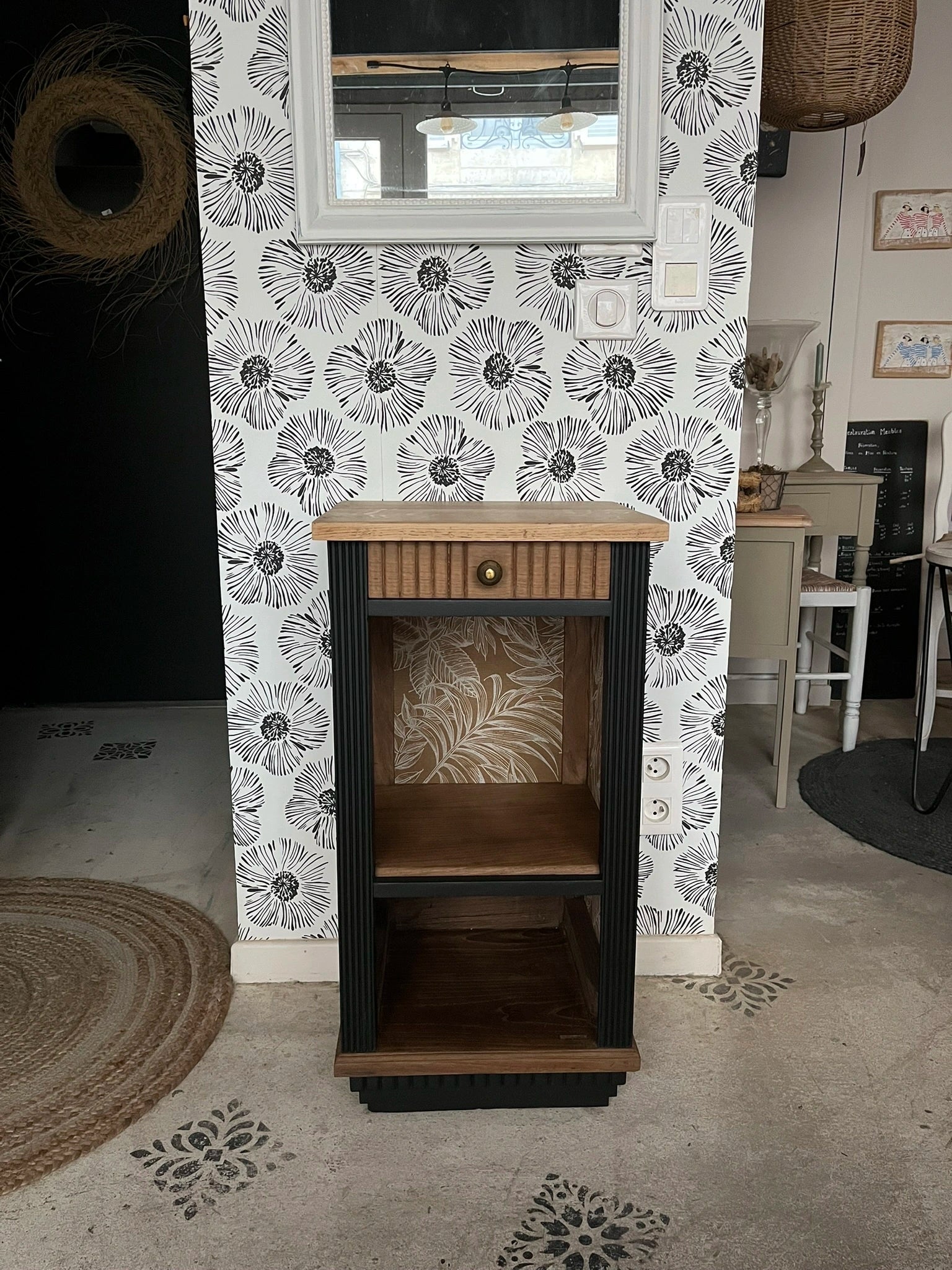 Table de chevet meuble d'appoint vintage Aëla Art Déco bois massif